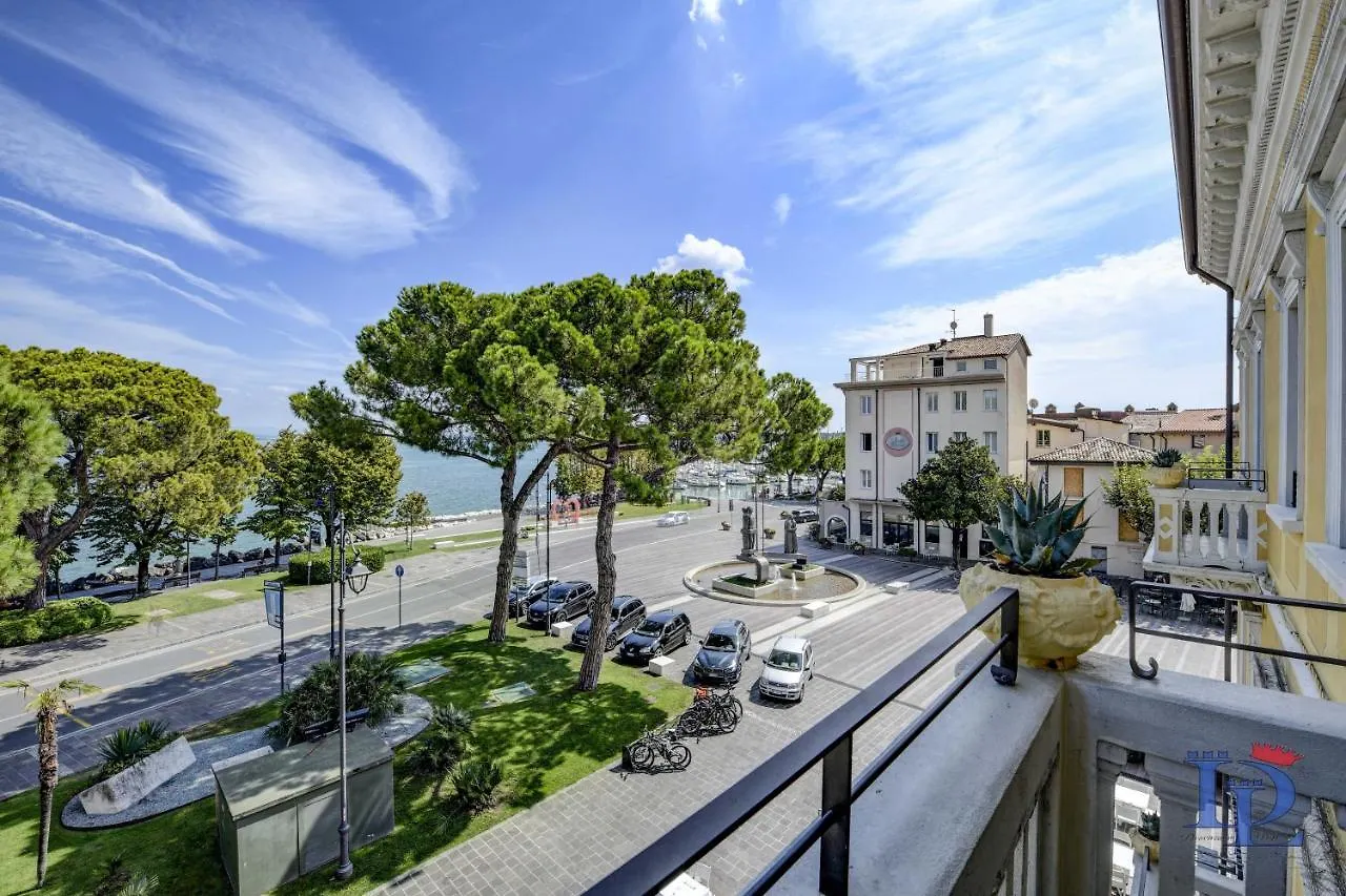 Apartment Desenzanoloft Official Partner Marriott Homes & Villas - Palazzo Visconti Luxury Suite Desenzano del Garda