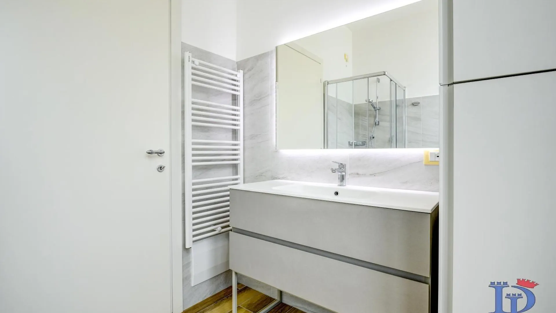 Apartment Desenzanoloft Official Partner Marriott Homes & Villas - Palazzo Visconti Luxury Suite Desenzano del Garda Italy