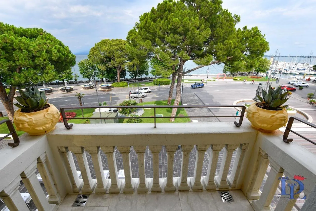 아파트 Desenzanoloft Official Partner Marriott Homes & Villas - Palazzo Visconti Luxury Suite 데센자노델가르다