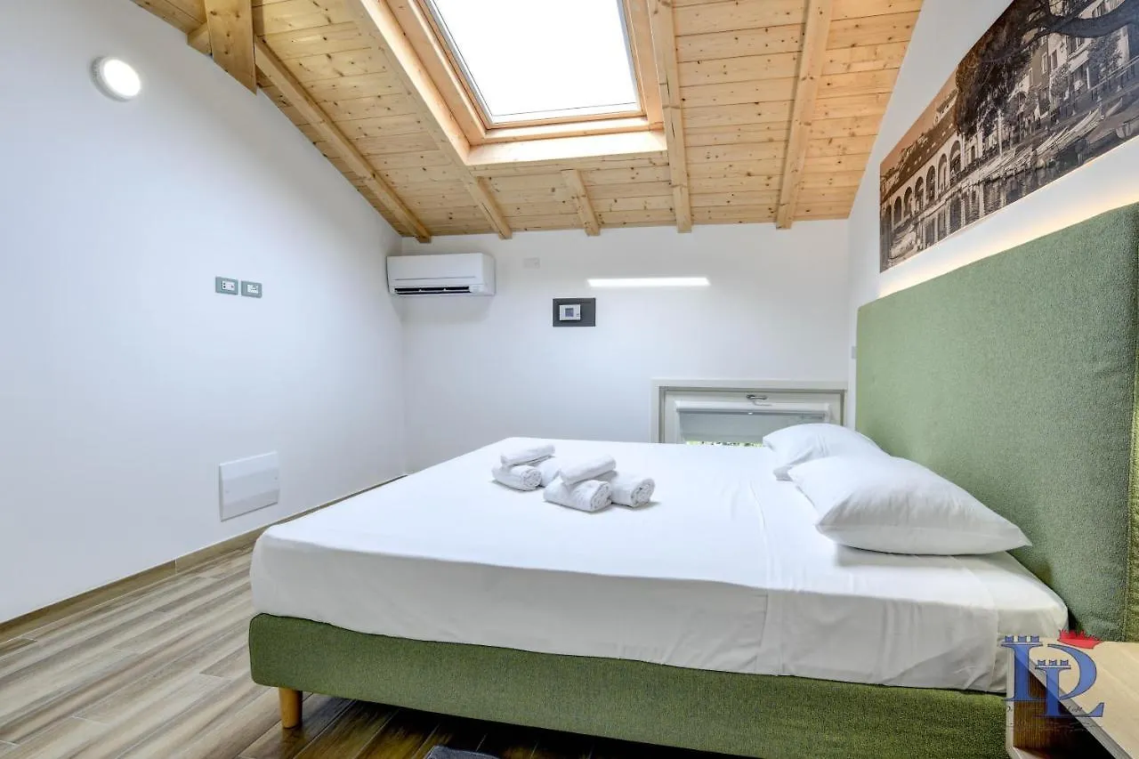 아파트 Desenzanoloft Official Partner Marriott Homes & Villas - Palazzo Visconti Luxury Suite 데센자노델가르다