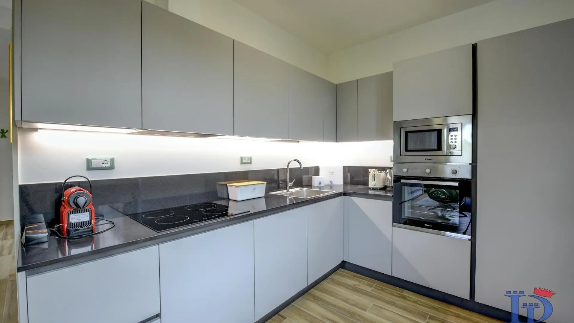 Desenzanoloft Official Partner Marriott Homes & Villas - Palazzo Visconti Luxury Suite 데센자노델가르다