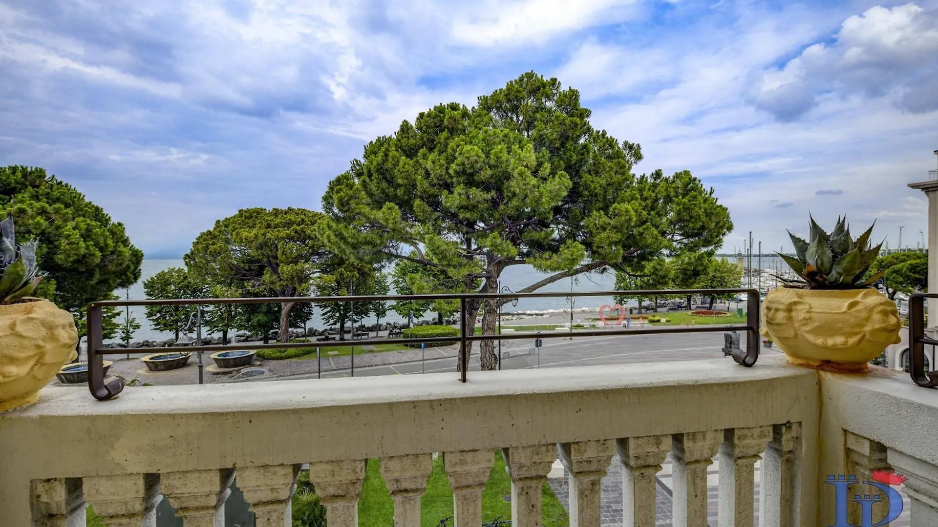 Desenzanoloft Official Partner Marriott Homes & Villas - Palazzo Visconti Luxury Suite 데센자노델가르다 0*,